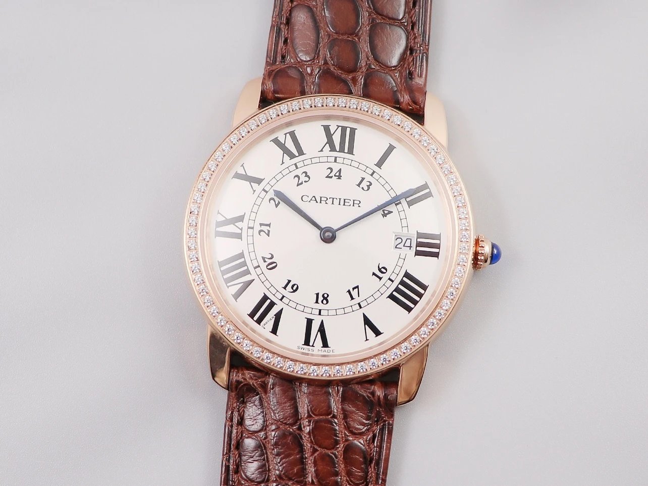 2,卡地亚伦敦复刻贵吗?:卡地亚女表多少钱一只,卡地亚蓝气球怎么买