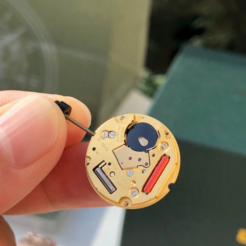 瑞士进口石英机芯 原装电池组件这些看得明明白白  表壳套 底盖 表盘